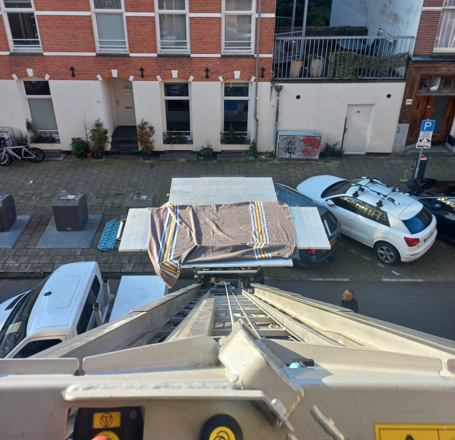 0027bdae-97ef-4763-b4a9-c54cfe6f5b25