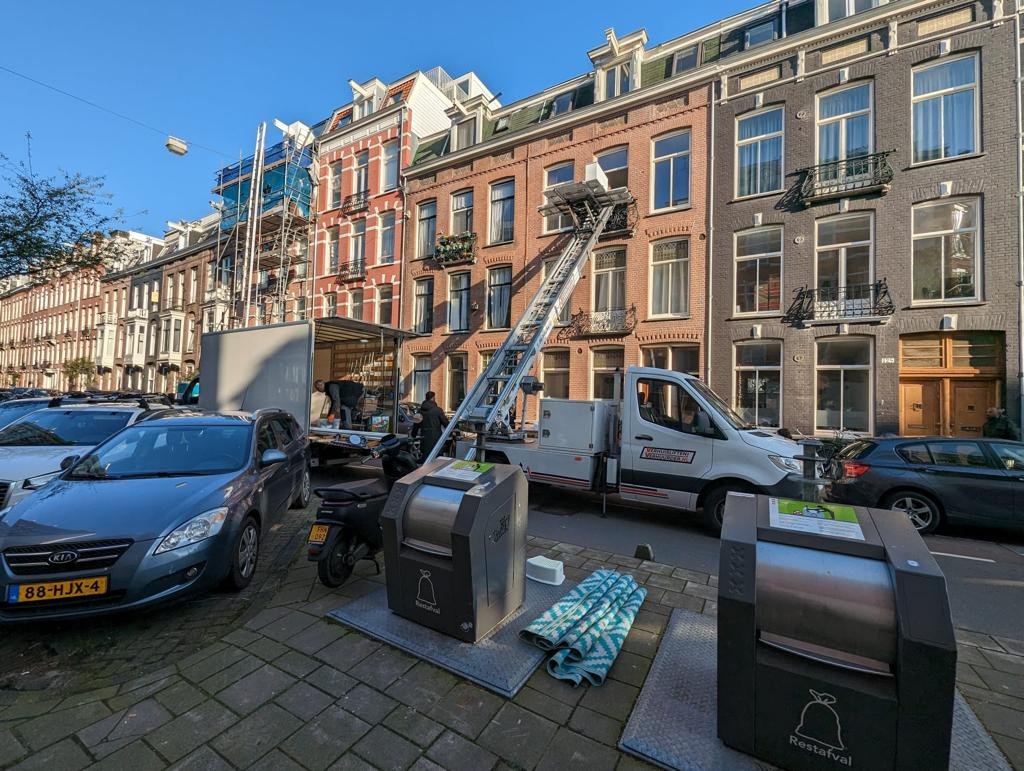 ef589337-8ec4-4417-8b6c-fe1f33b3bca9